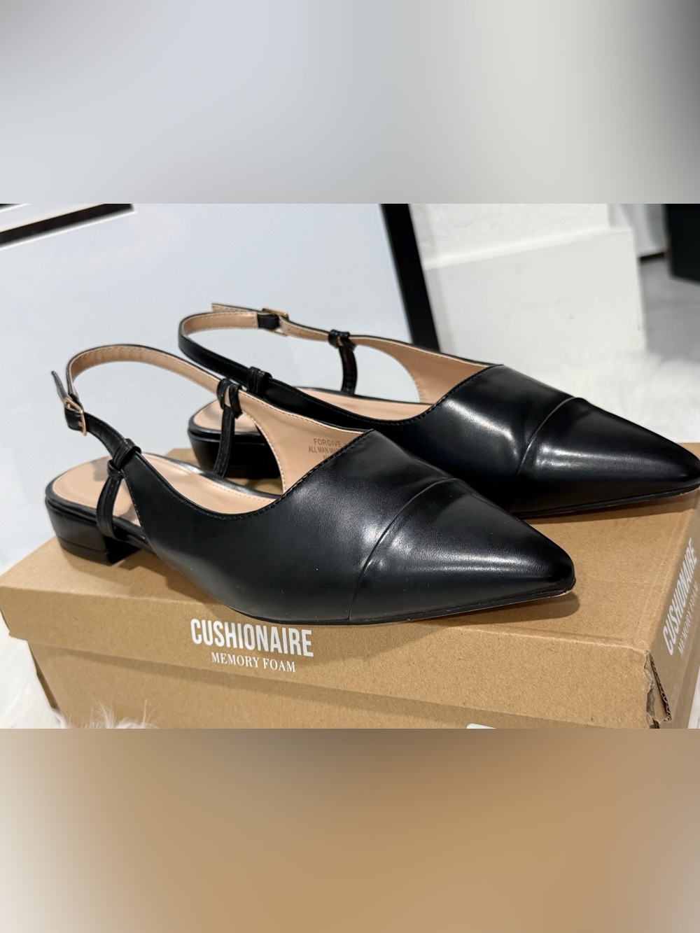 Cushionaire Black Pointed Slingback Flats with Memory Foam 9.5